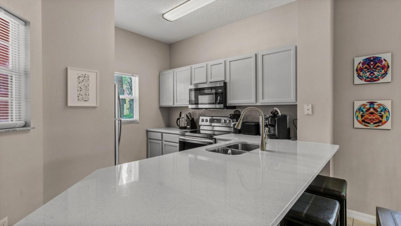 Bsv8445 Beautiful 3 Bd Ba Townhome With Balcony In Emerald Island