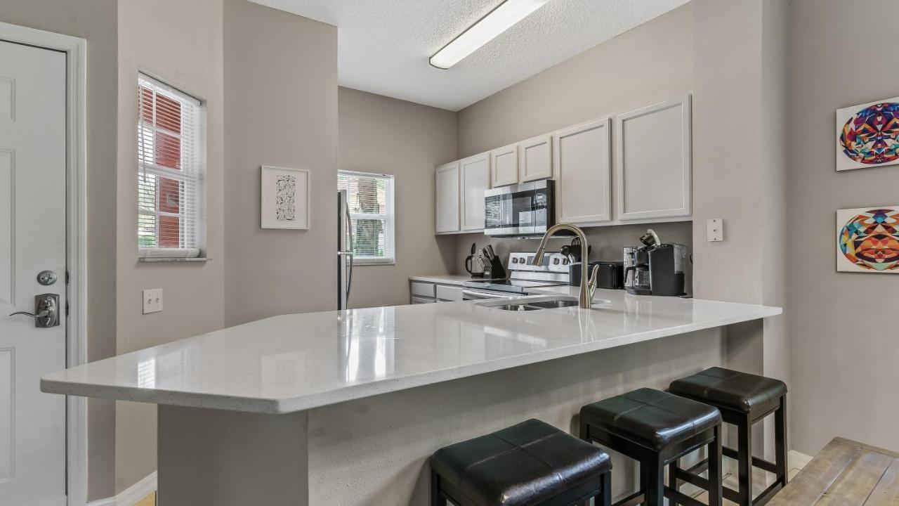 Bsv8445 Beautiful 3 Bd Ba Townhome With Balcony In Emerald Island Holiday home