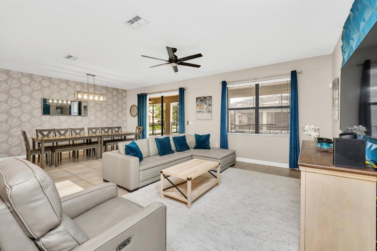Villa Stunning 9-br Themed With Free Access To A Water Park! *