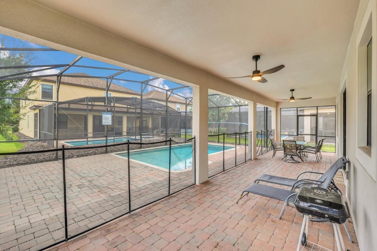 Stunning 9-br Themed With Free Access To A Water Park! Villa Davenport