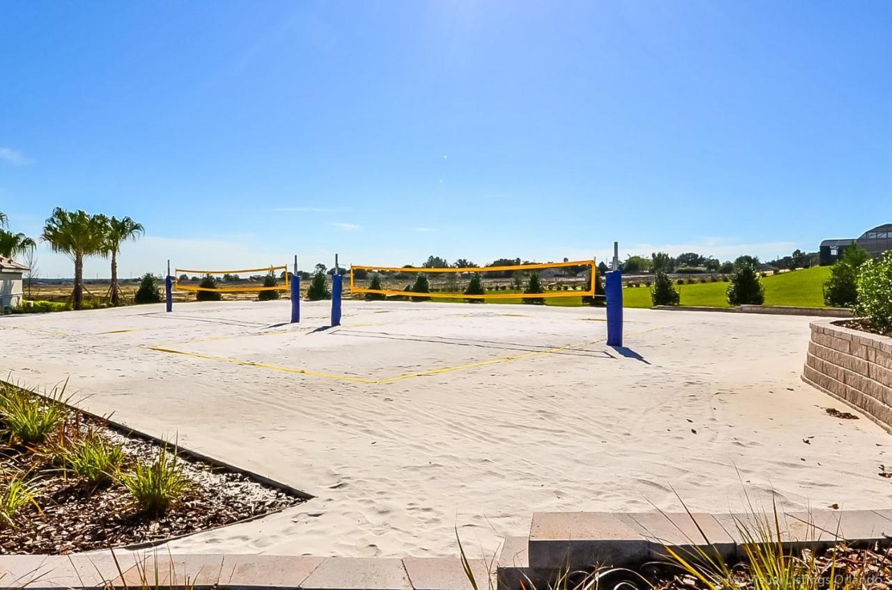 Stunning 9-br Themed With Free Access To A Water Park! Villa