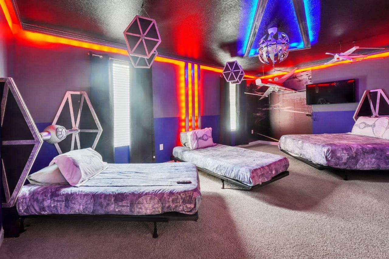Stunning 9-br Themed With Free Access To A Water Park! * Davenport