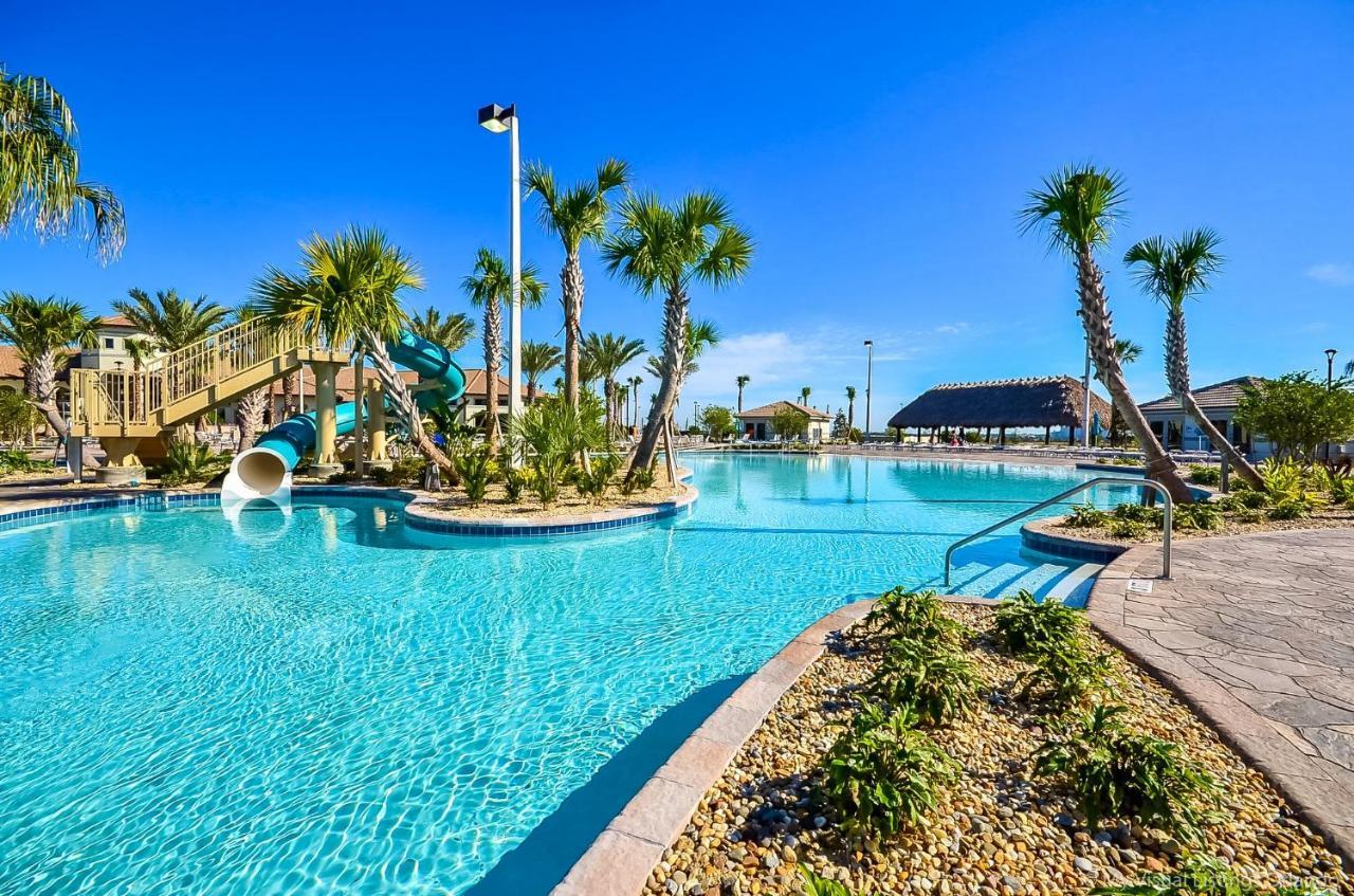 Stunning 9-br Themed With Free Access To A Water Park! Villa *