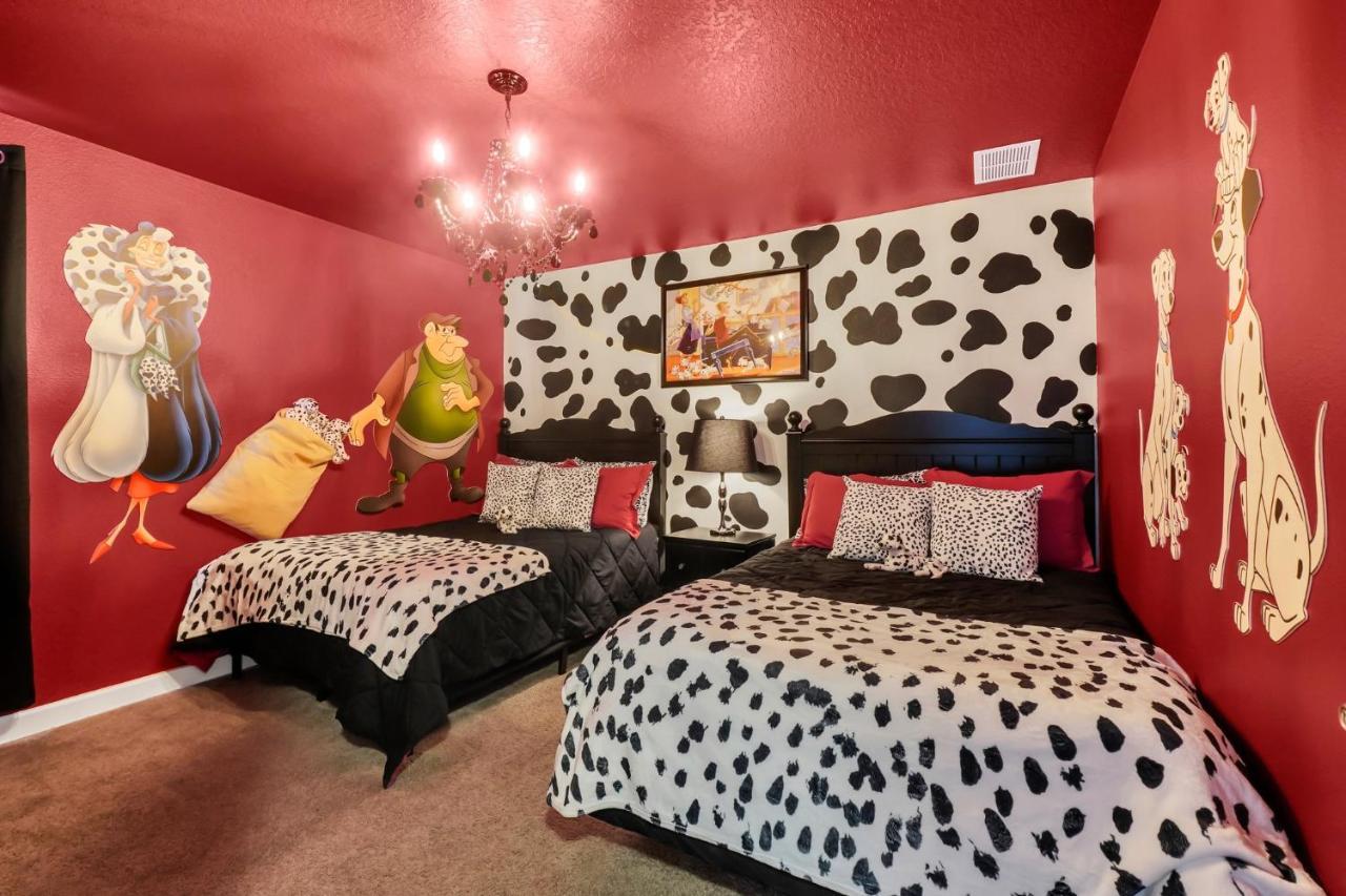 Stunning 9-br Themed With Free Access To A Water Park! Villa *