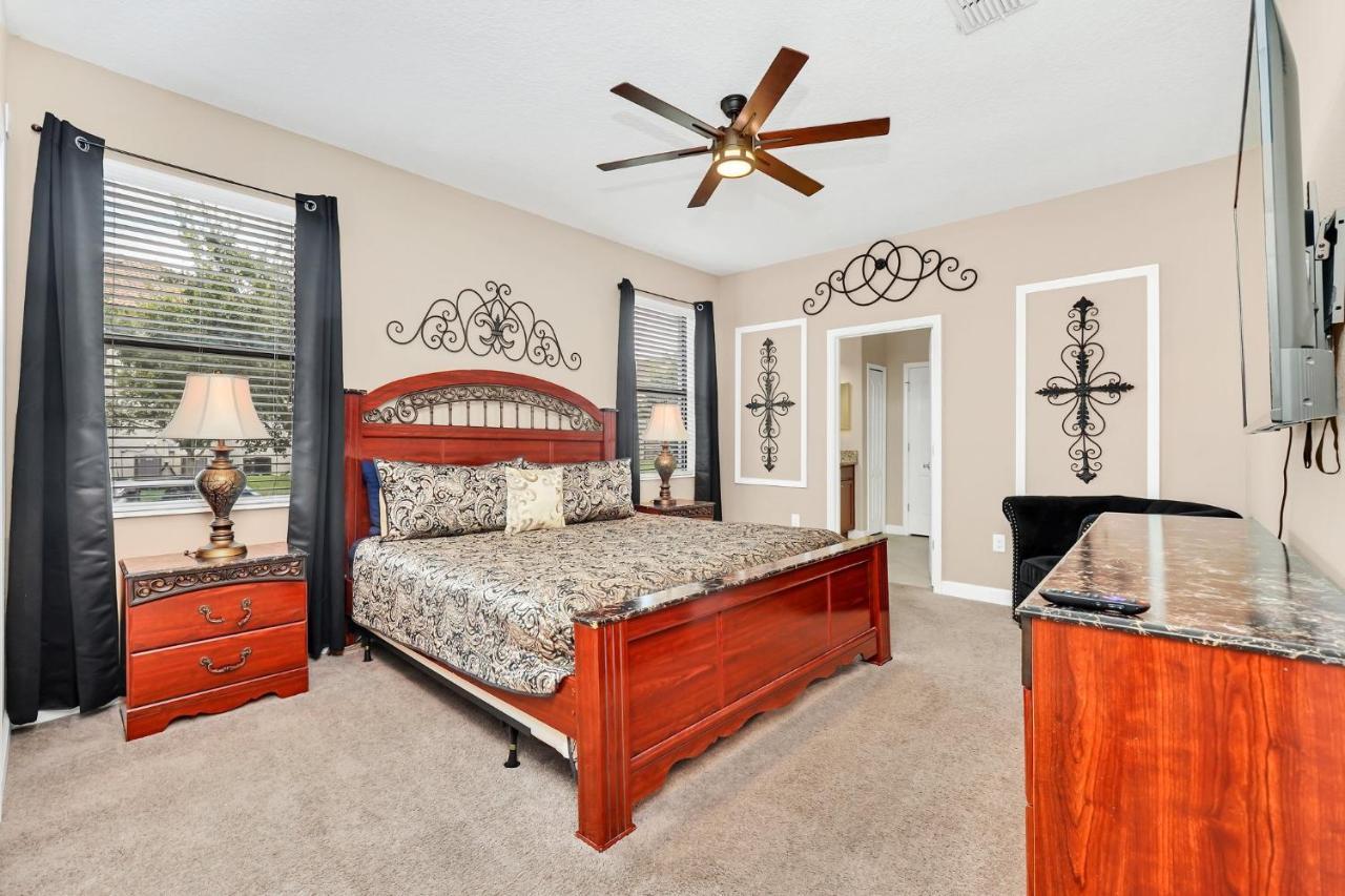 Stunning 9-br Themed With Free Access To A Water Park! * Davenport