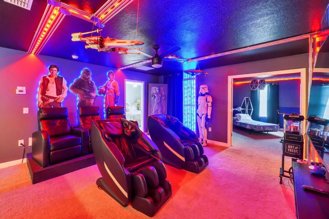 Villa Stunning 9-br Themed With Free Access To A Water Park!