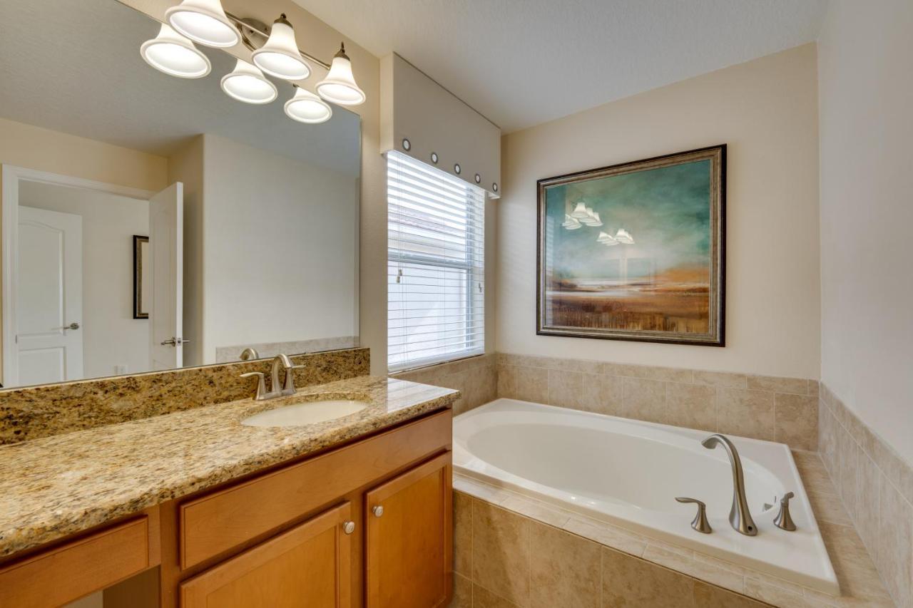 Holiday home Spacious With Pool - 11 Mi To Disney!