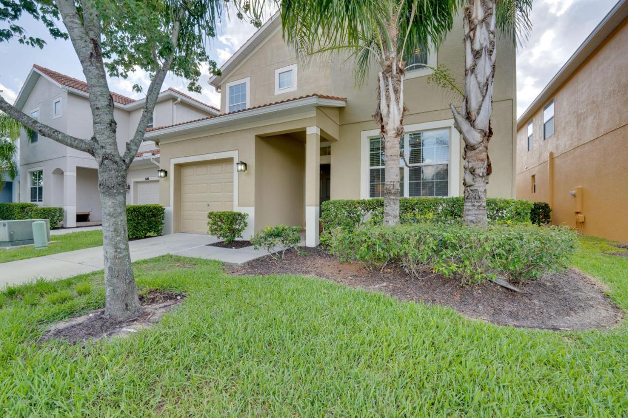 Spacious With Pool - 11 Mi To Disney! Holiday home Kissimmee
