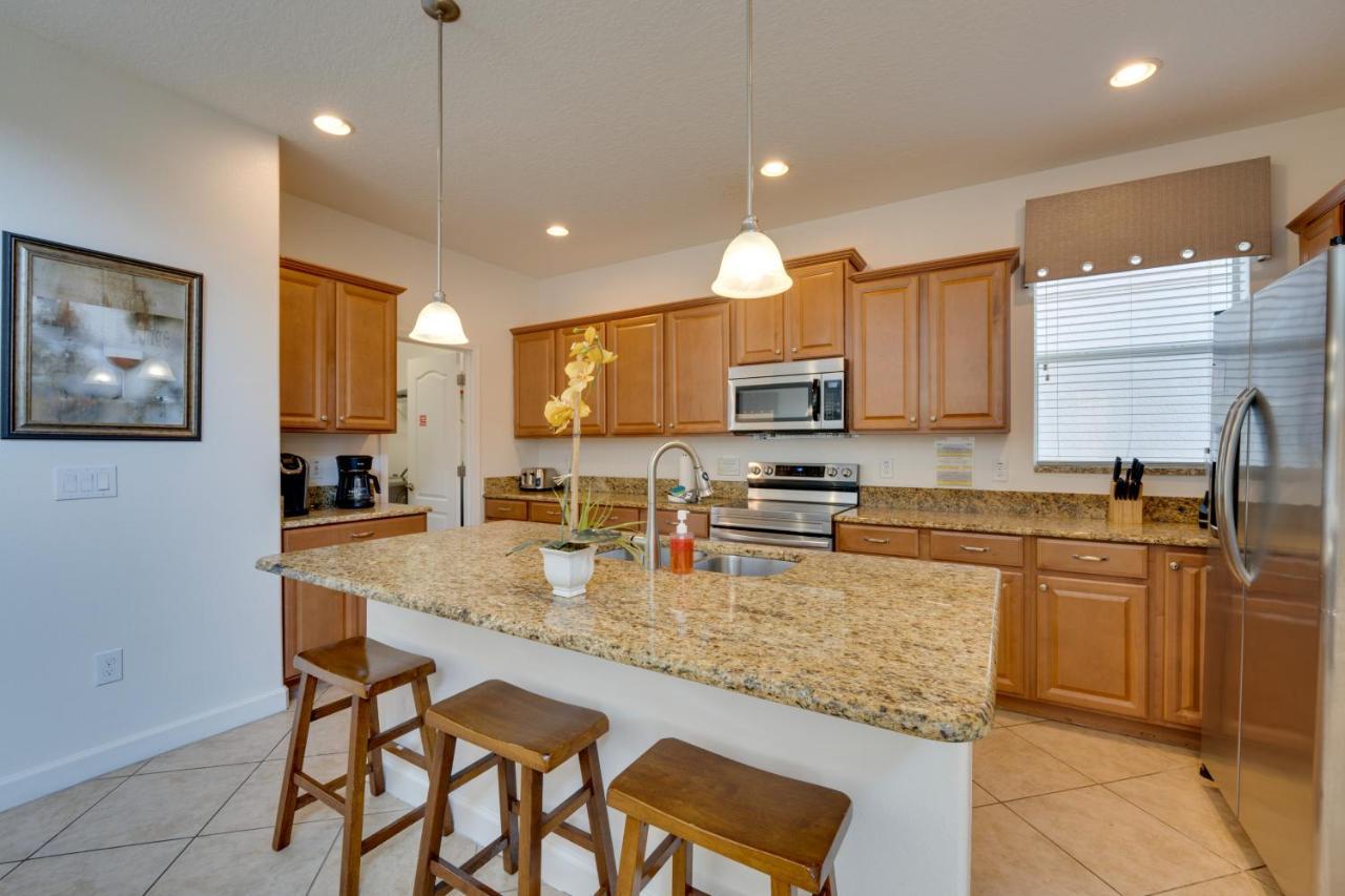 Holiday home Spacious With Pool - 11 Mi To Disney! Kissimmee