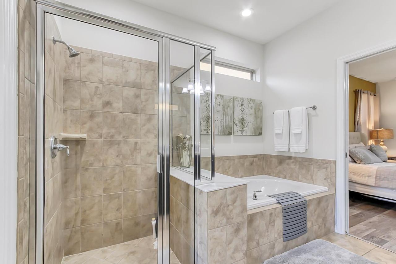Villa 8br Near Disney-view/privacy/pool & Spa/ps5/ev Kissimmee
