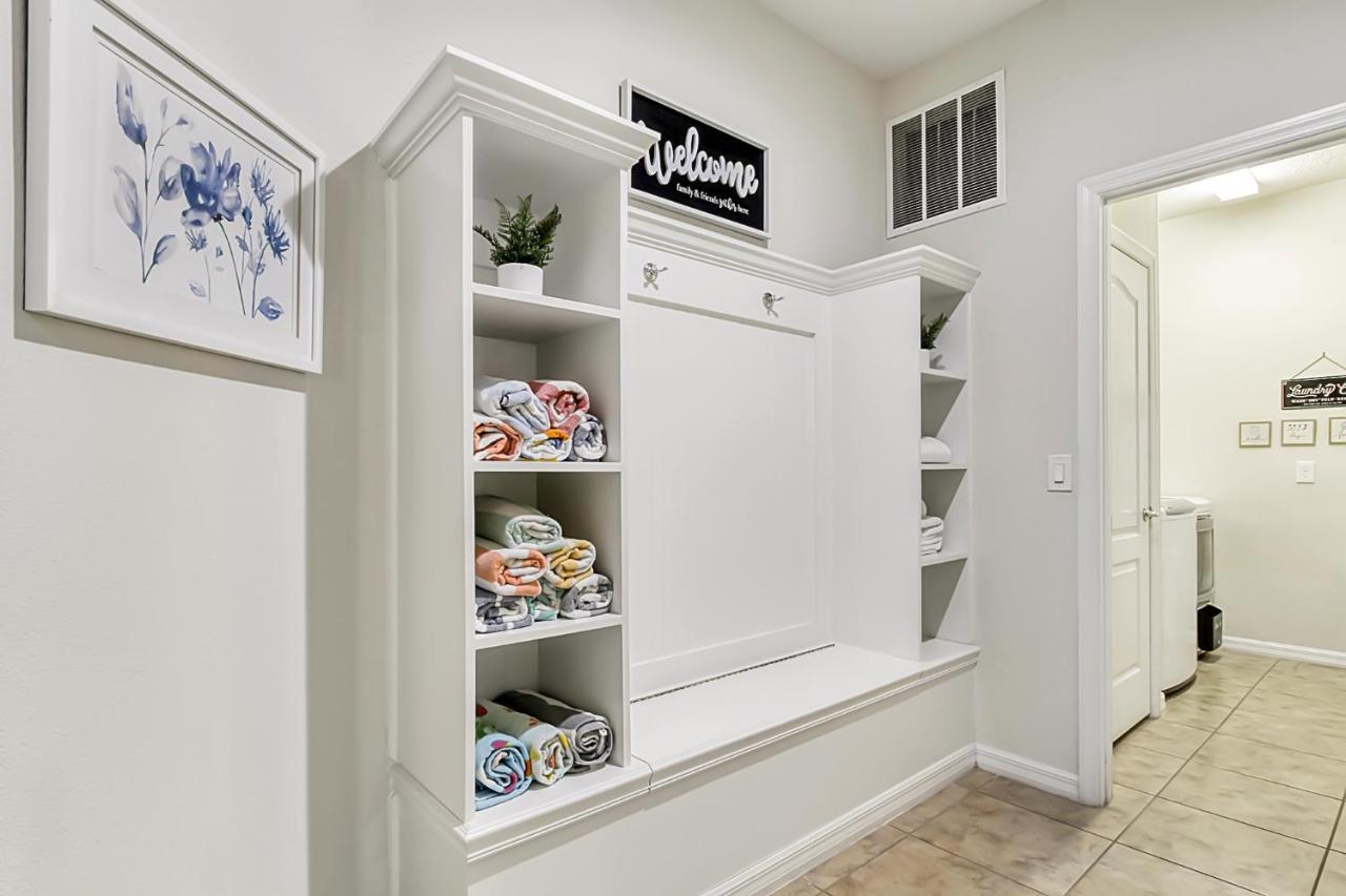 8br Near Disney-view/privacy/pool & Spa/ps5/ev Villa