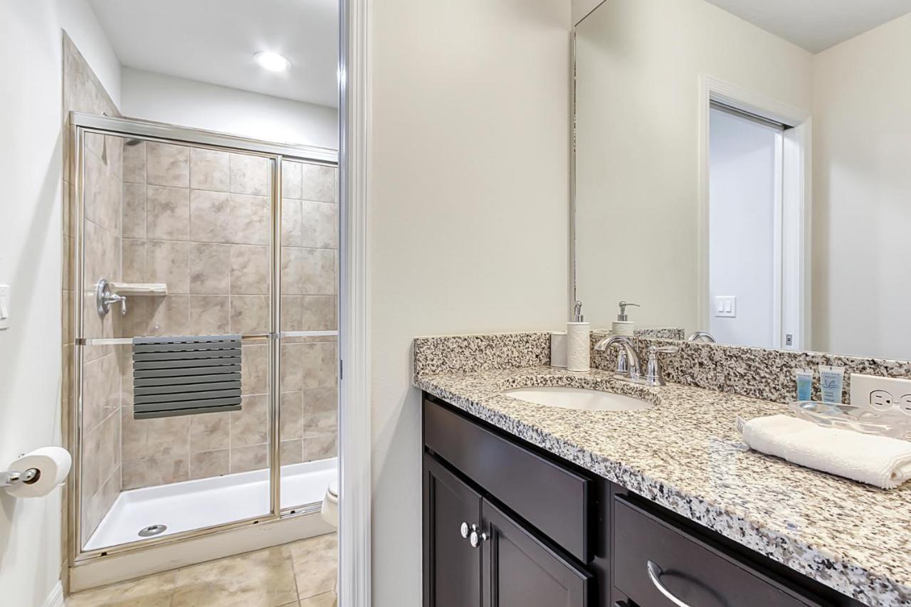 8br Near Disney-view/privacy/pool & Spa/ps5/ev Villa Kissimmee