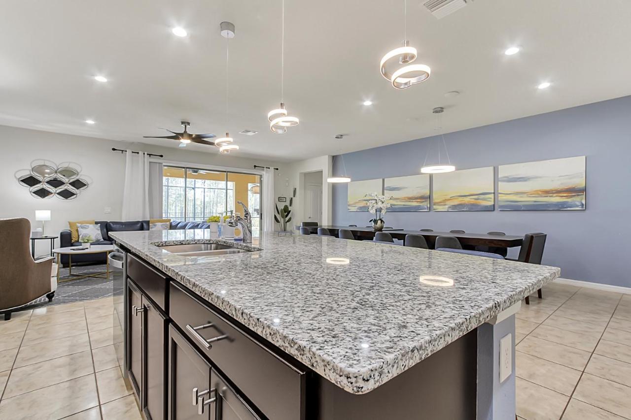8br Near Disney-view/privacy/pool & Spa/ps5/ev Villa *