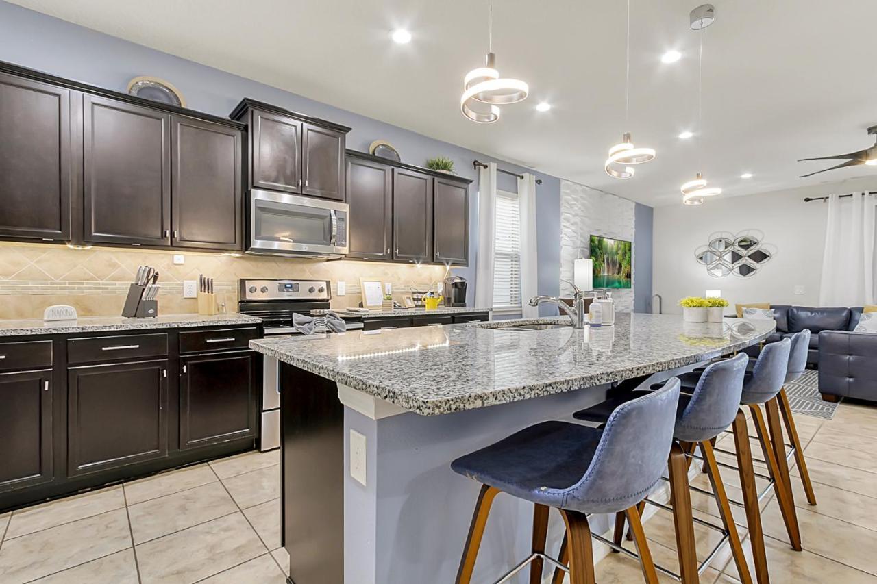 8br Near Disney-view/privacy/pool & Spa/ps5/ev *
