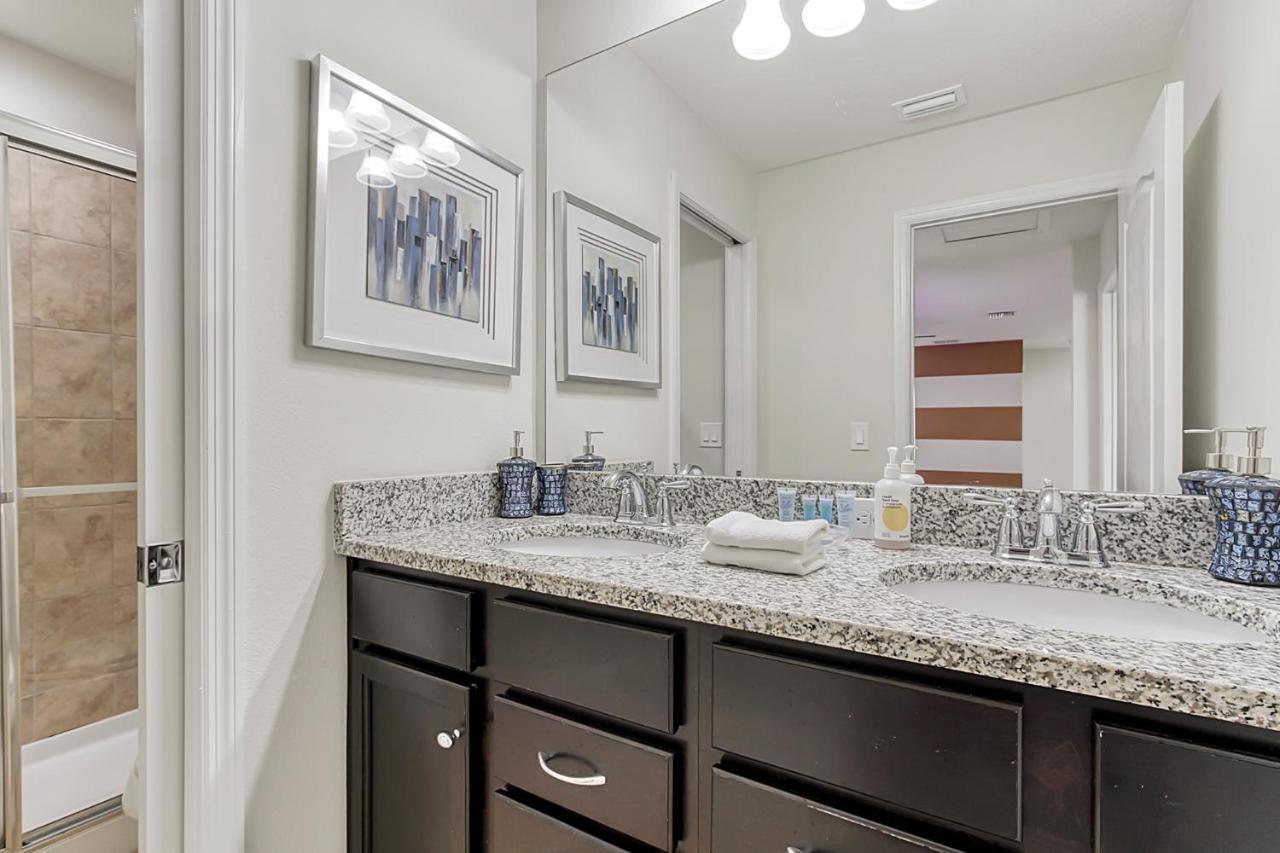 8br Near Disney-view/privacy/pool & Spa/ps5/ev Villa Kissimmee