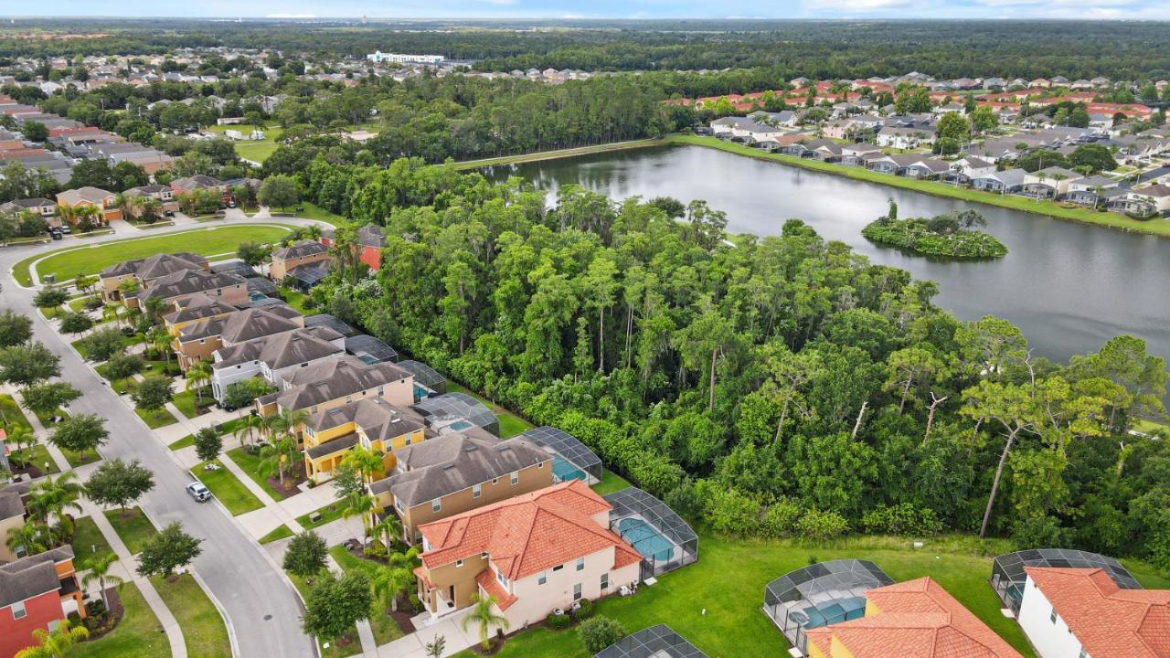 Holiday home Huge 6br House - Private Pool Retreat Near
