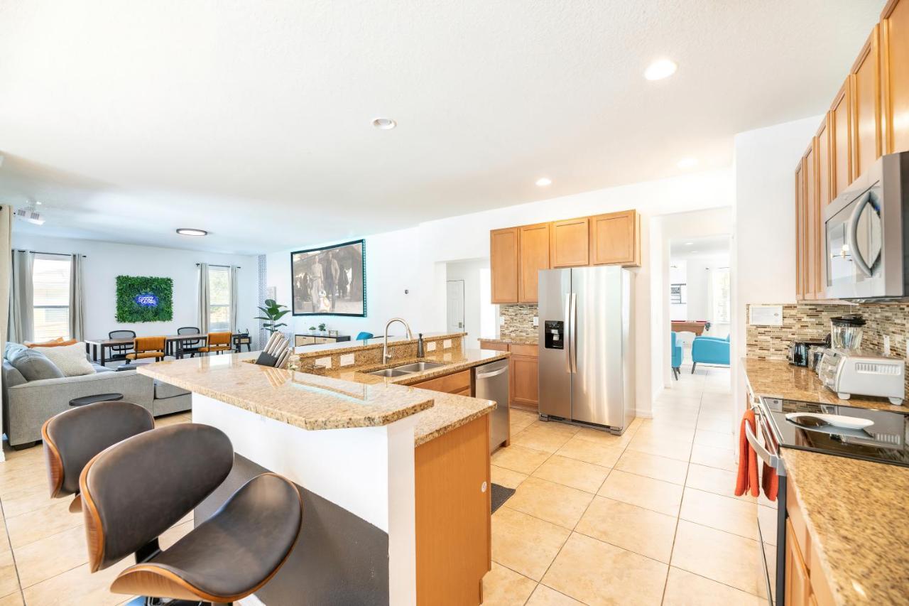 Huge 6br House - Private Pool Retreat Near Holiday home