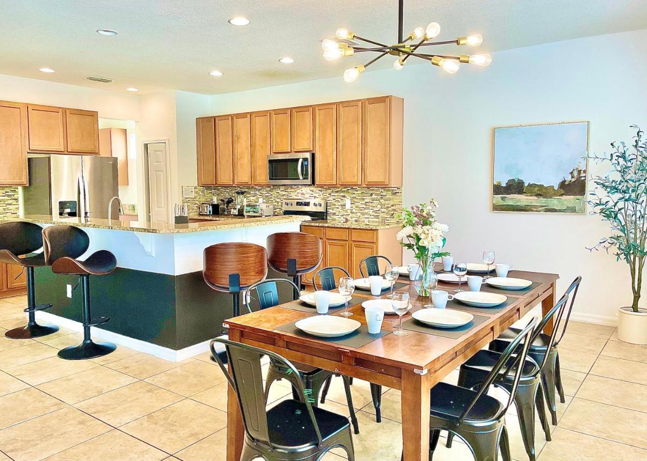 Huge 6br House - Private Pool Retreat Near Kissimmee