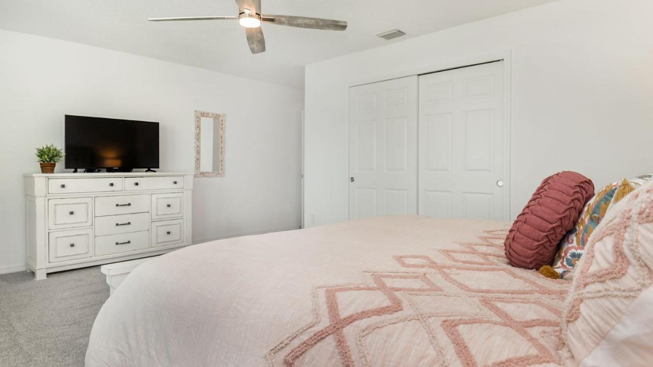 8961 Amelia Downs
