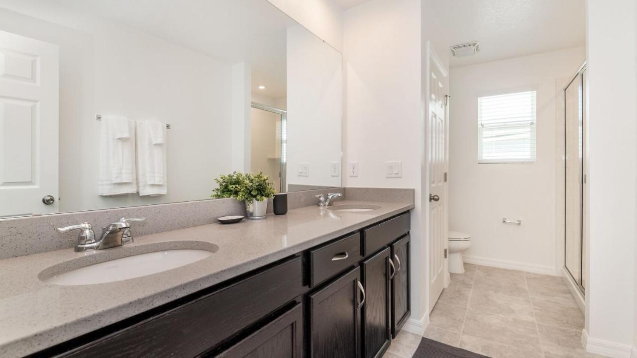 8961 Amelia Downs * Kissimmee