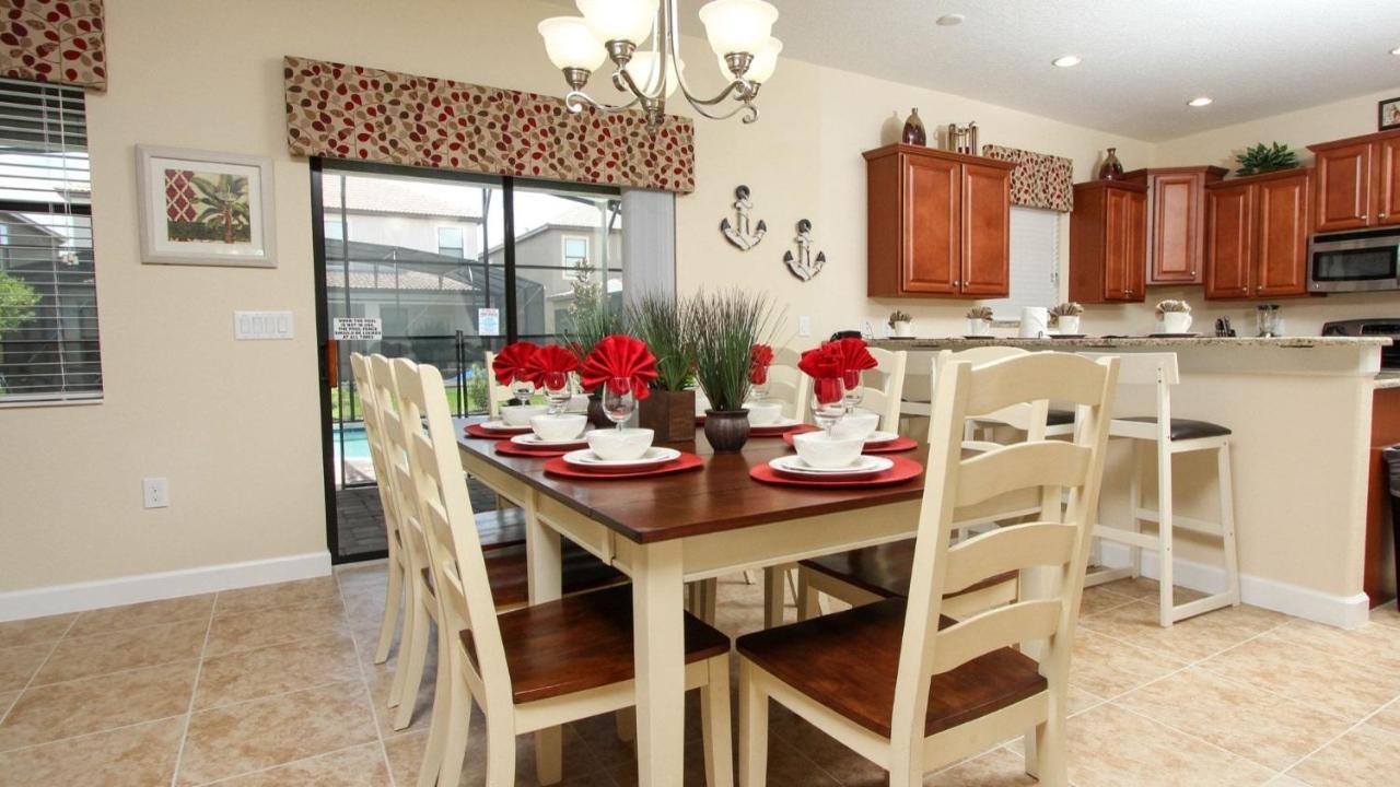 1471 Myrtlewood * Davenport