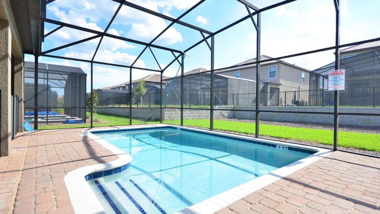 1424 Rolling Fairway