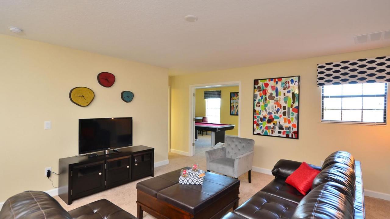 1424 Rolling Fairway Davenport