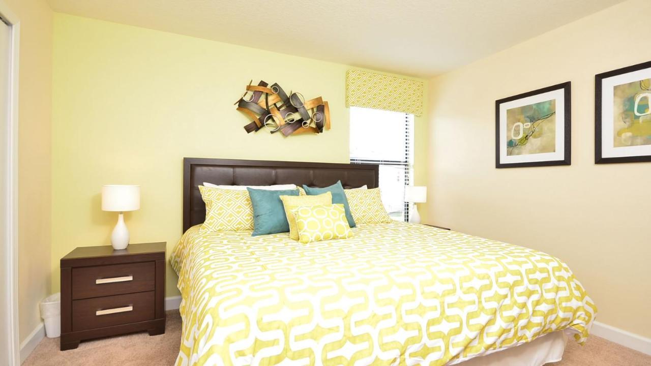 1424 Rolling Fairway *