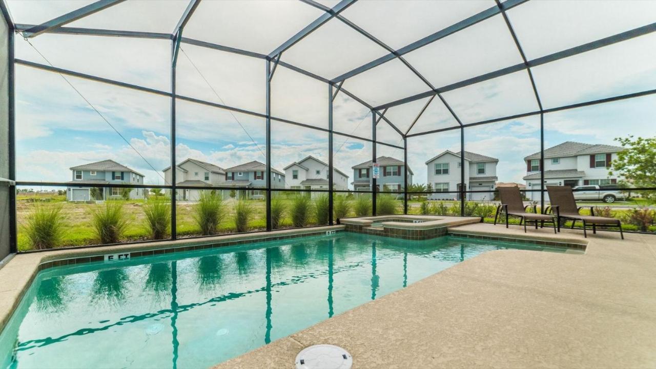 4742 Sleepy Hollow