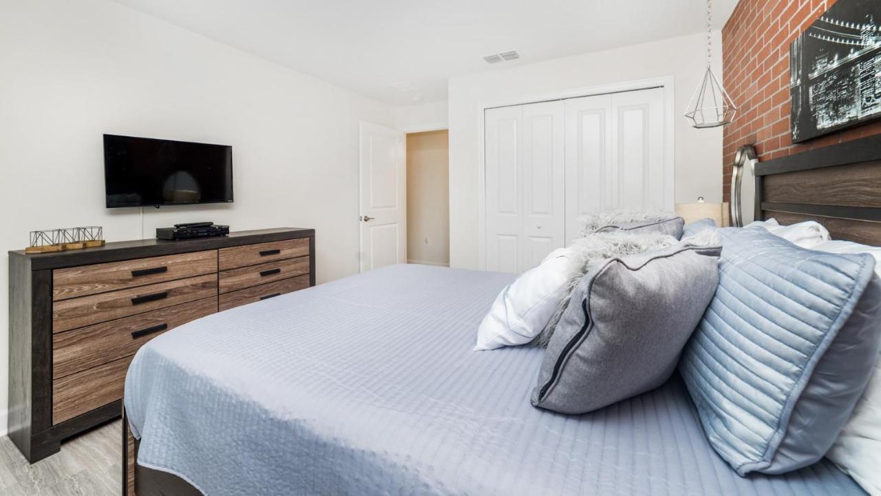 4951 Windermere *