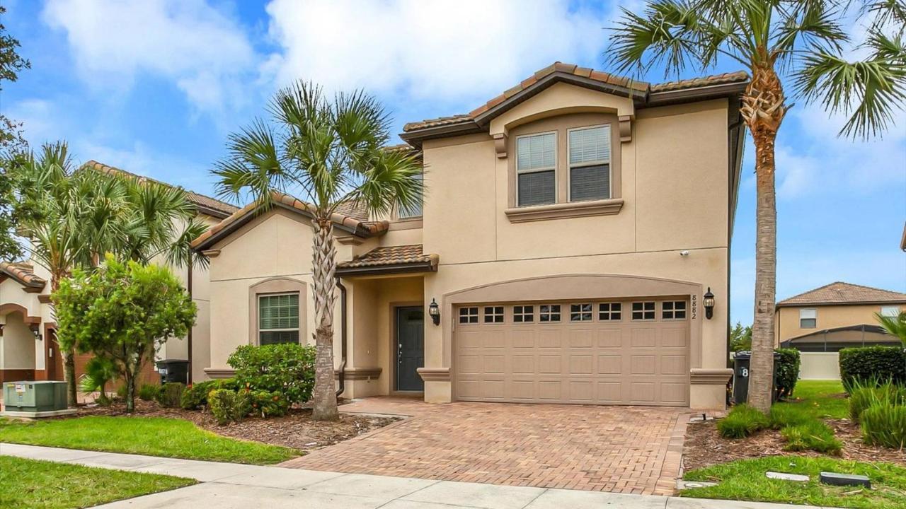 8882 Menton * Kissimmee
