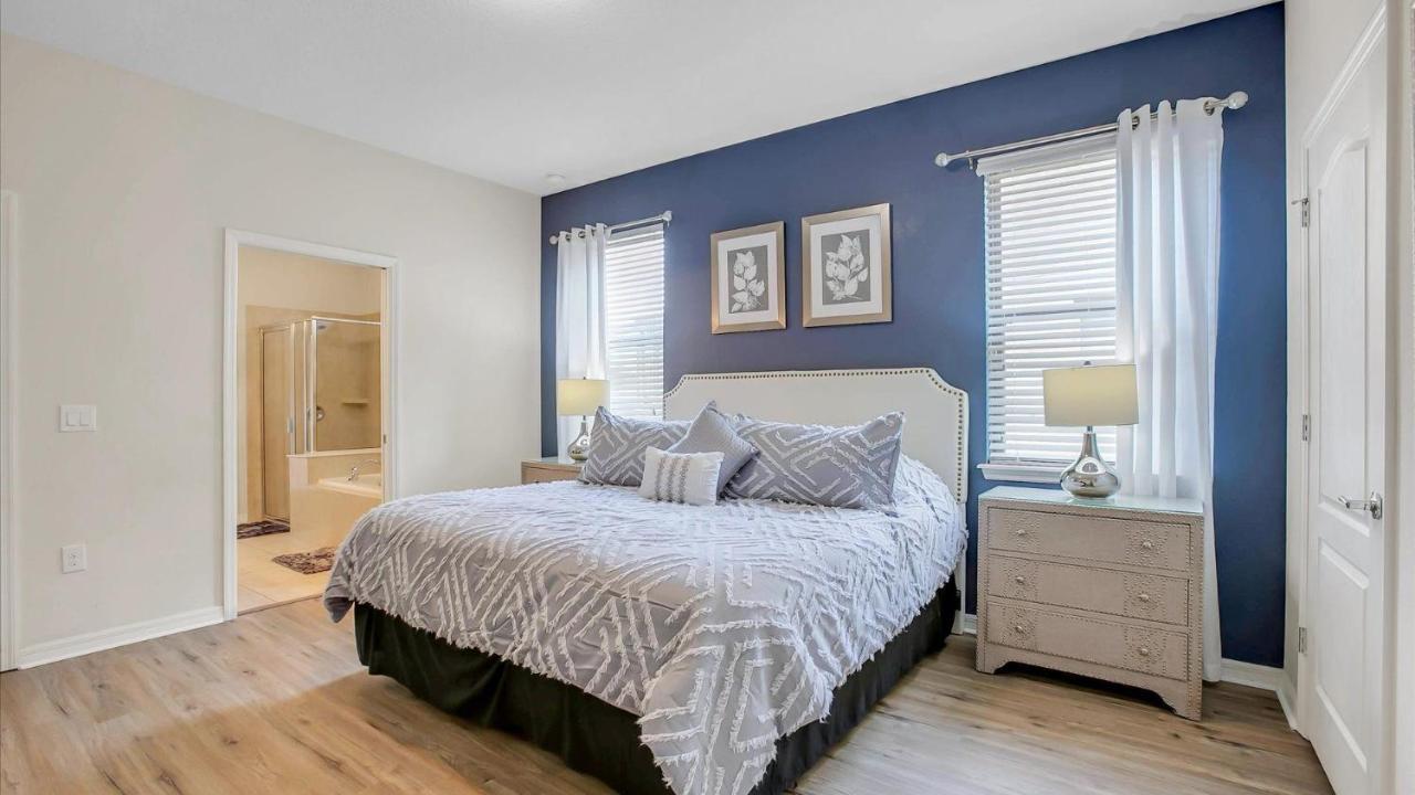 8882 Menton Holiday home *