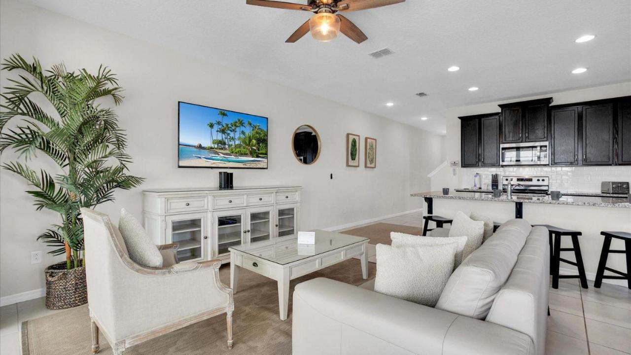 1531 Carey Palm *