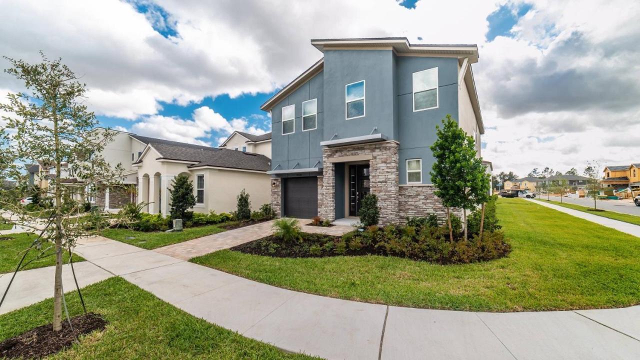 9038 Pelican Cove *