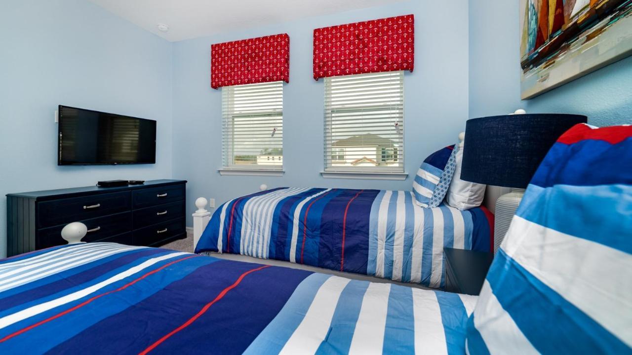 9038 Pelican Cove