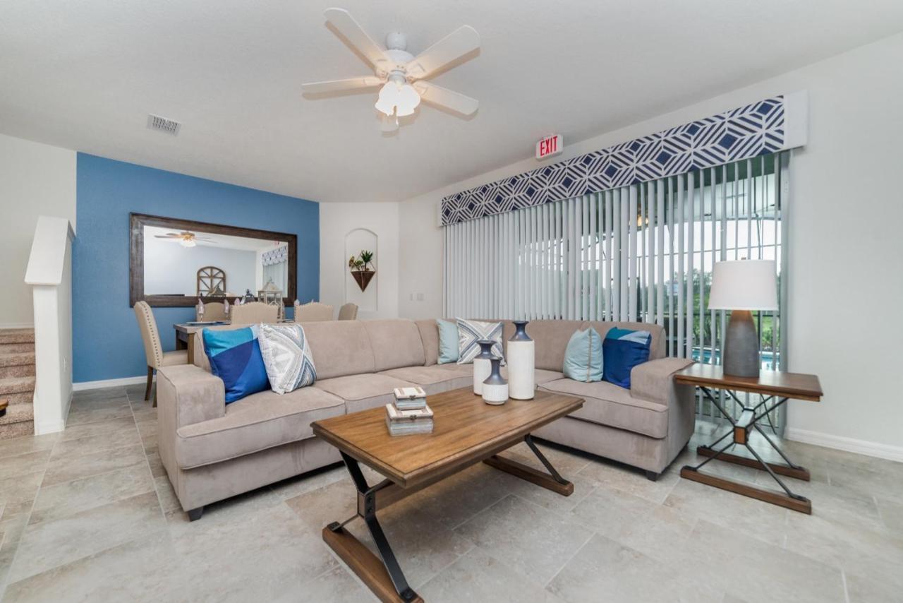 4711 Terrasonesta Davenport