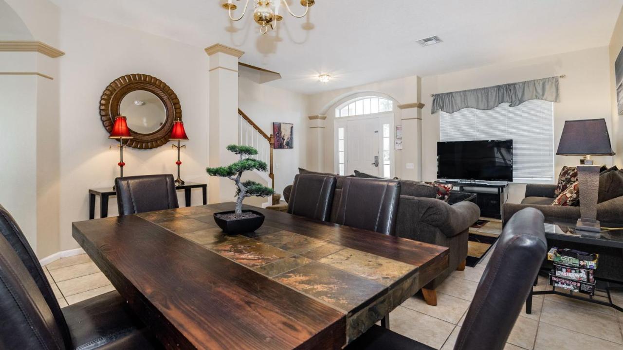 8008 King Palm