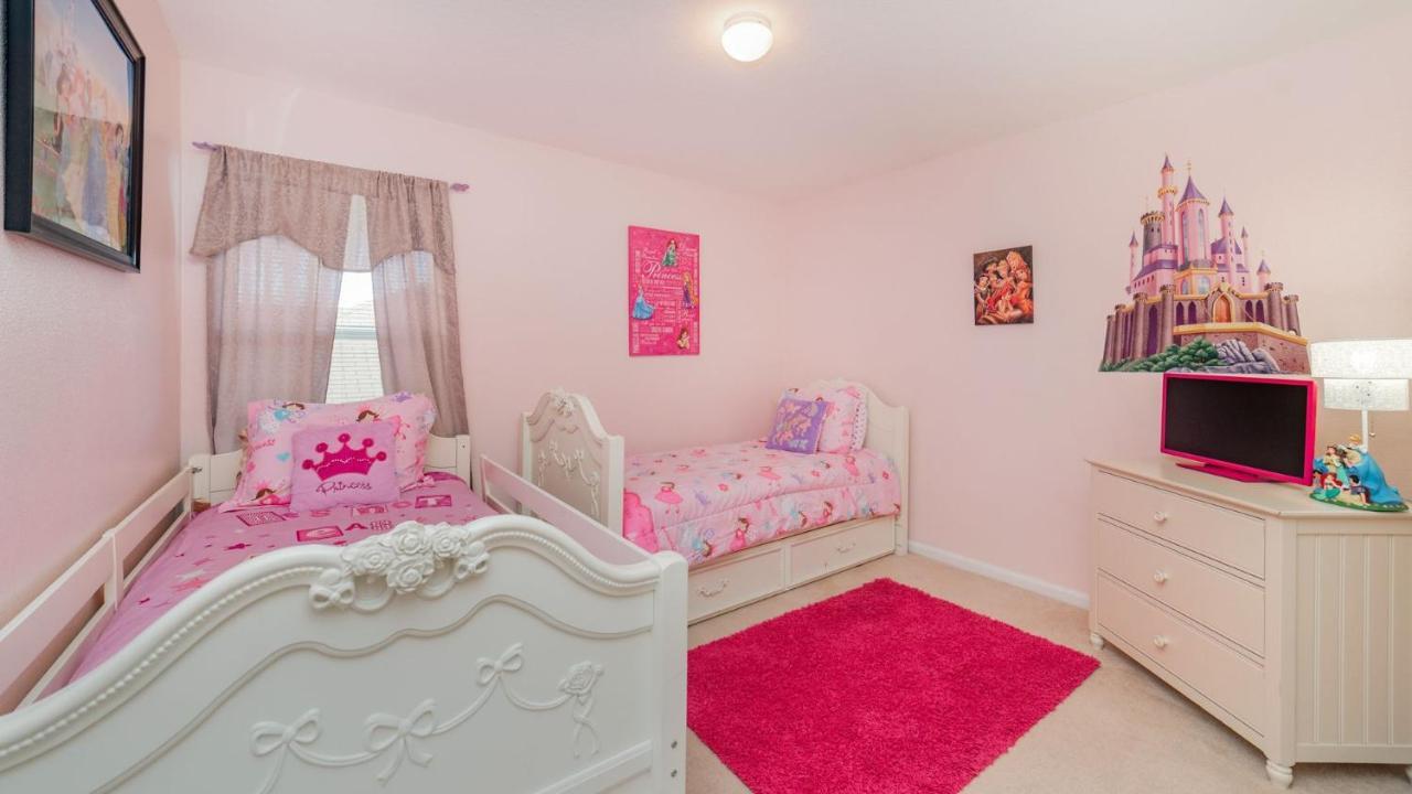 8008 King Palm