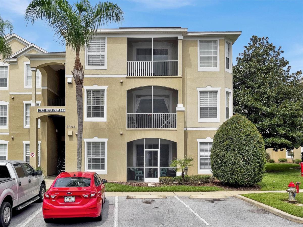 2302 Silver Palm # 103 *