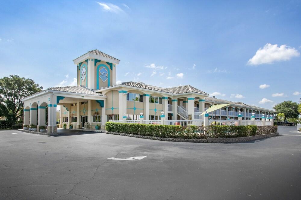 Quality Clermont West Hotel