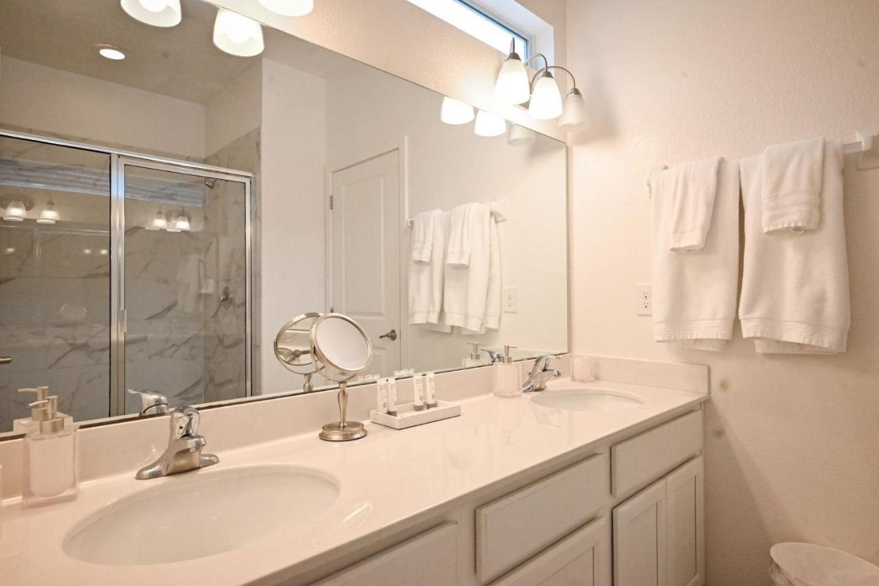 9br Dream Vacation W- View No Carpet Villa Kissimmee