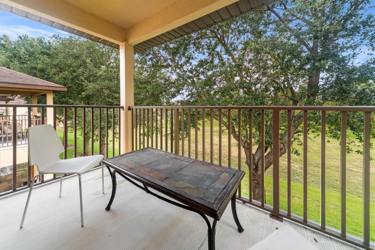 3br Townhouse, Pool & Hot Tub , Near Disney, Game Holiday home *