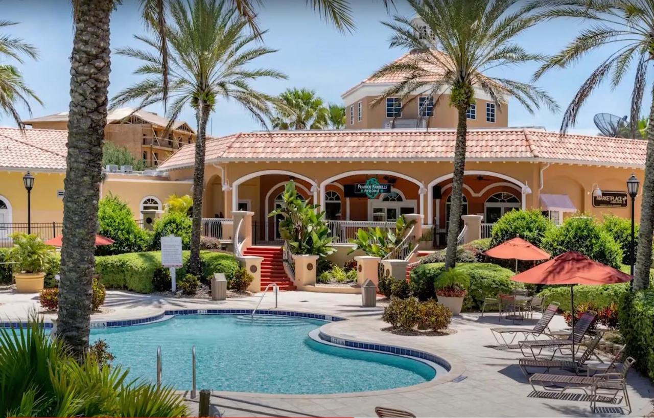 3br Townhouse, Pool & Hot Tub , Near Disney, Game Holiday home *