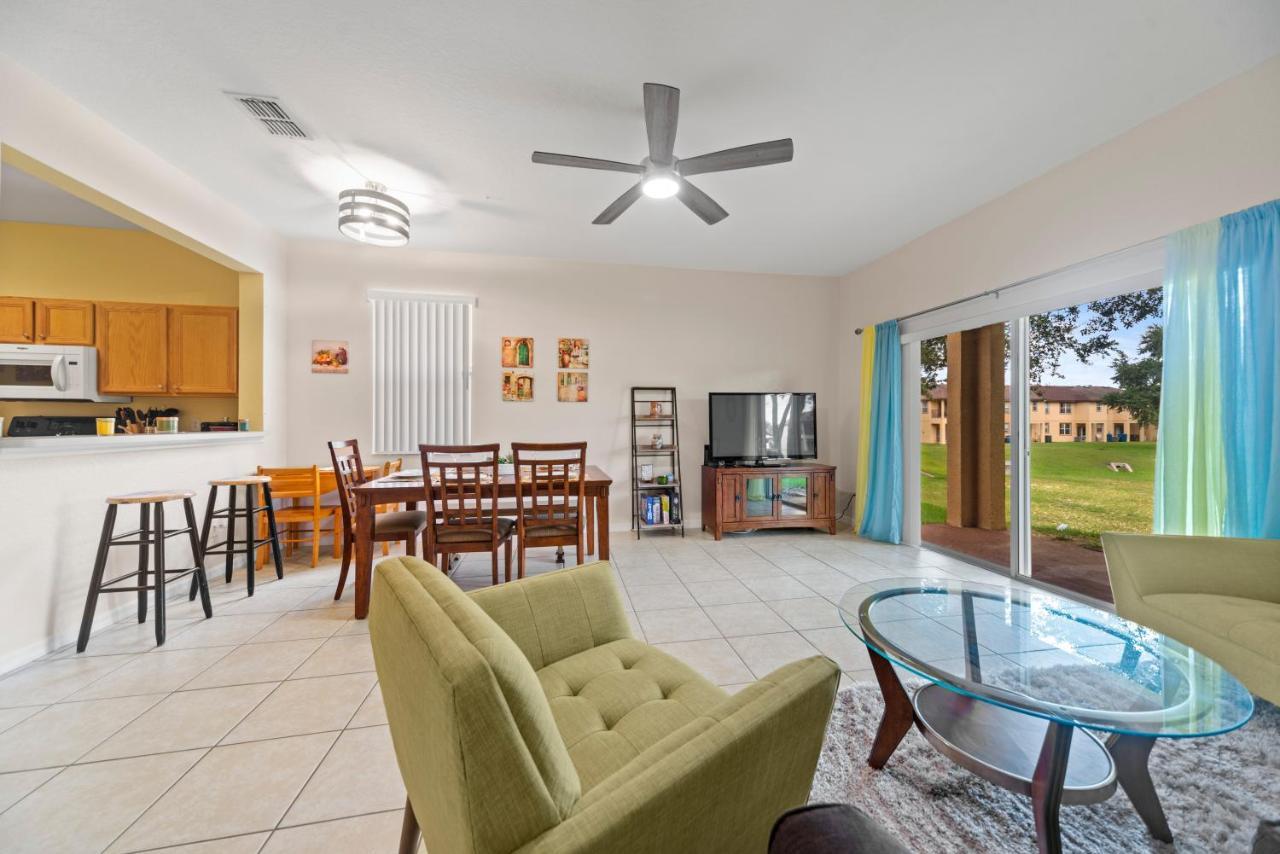 Holiday home 3br Townhouse, Pool & Hot Tub , Near Disney, Game *