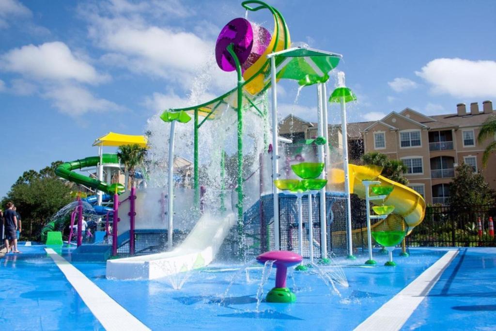 Comrow Castle Magical Getaway Resort *