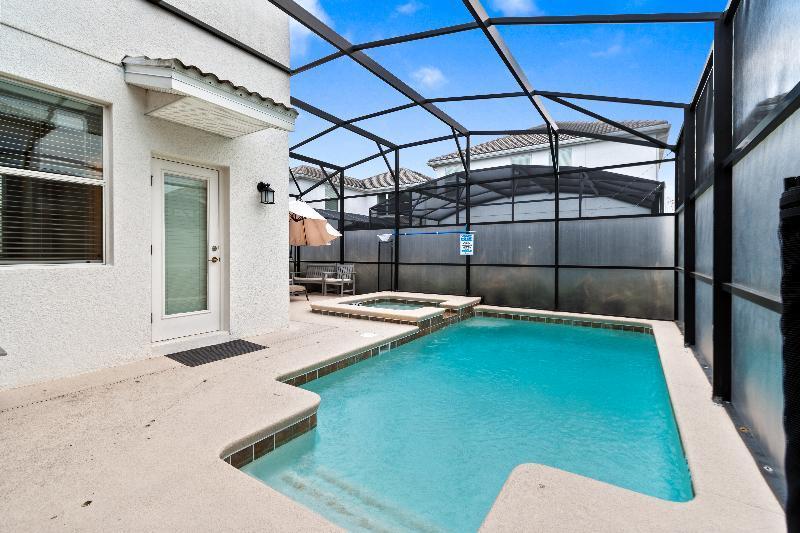 Storey Homes, Townhomes & Resort 4*