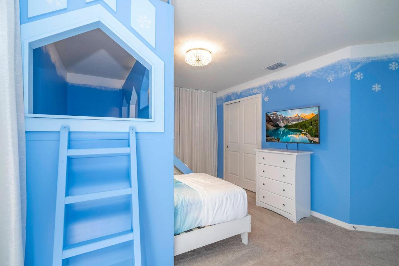 Free Resort- 10 Bed- Game Room- Movie Theater 4117 Holiday home Davenport
