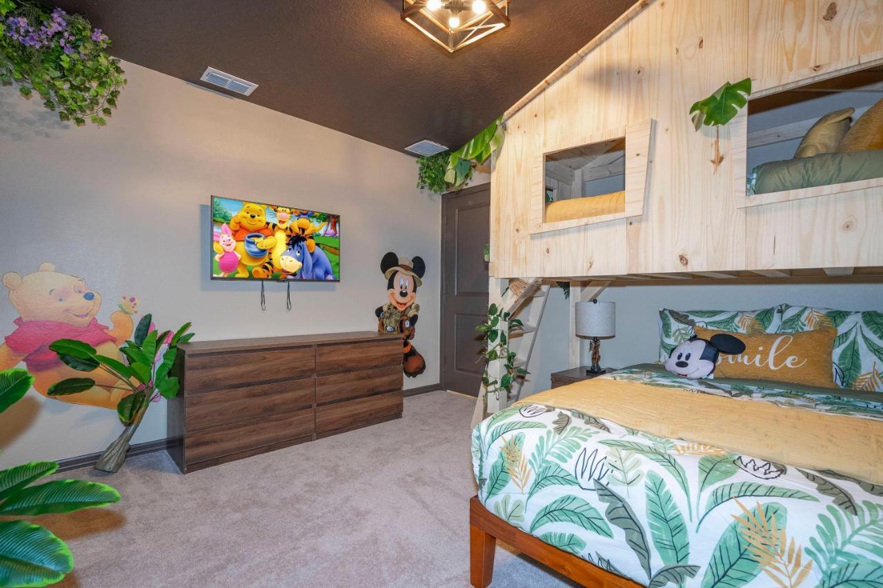 Free Resort- 10 Bed- Game Room- Movie Theater 4117 Davenport