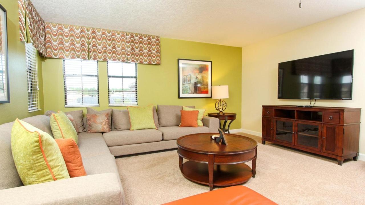 Champions Gate - 7 Bed 5 Baths *