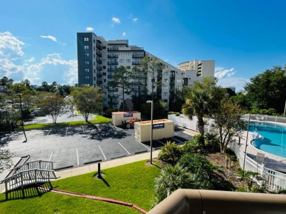 Cheti - 1 Mile From Universal Apartment